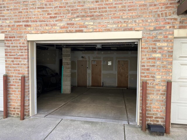 1114 W Pratt Blvd Unit 3S, Chicago, IL 60626 - view of garage