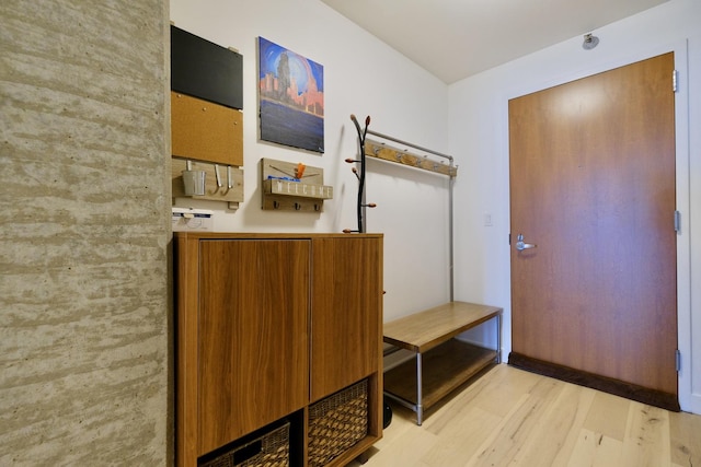 235 W Van Buren St Unit 4206, Chicago, IL 60607 - mudroom with light wood-style floors