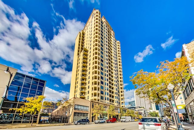 1464 S Michigan Ave Unit 1404, Chicago, IL 60605 - view of property with a city view