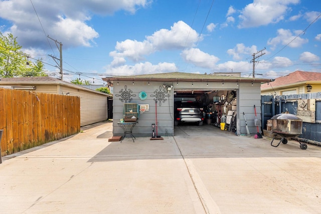 6142 S Richmond St, Chicago, IL 60629 - garage featuring concrete driveway