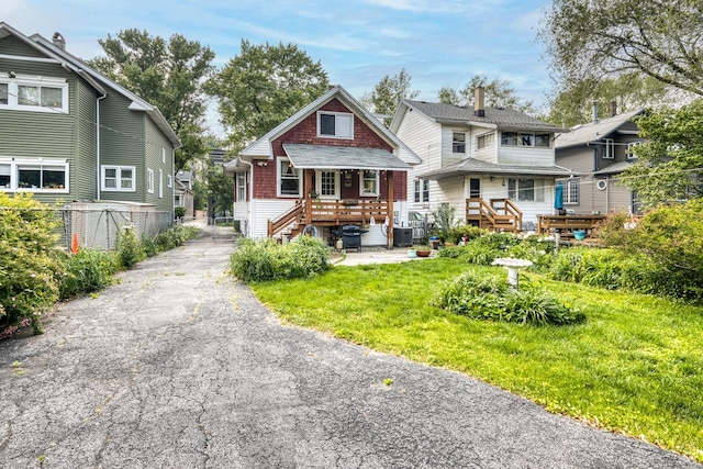 4427 N Kenneth Ave, Chicago, IL 60630 - view of front of property with driveway