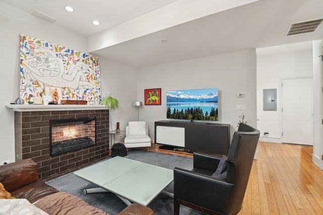 2424 W Chicago Ave Unit 202, Chicago, IL 60622 - photo 3