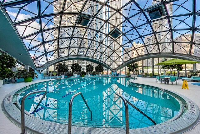 400 E Randolph St Unit 1825, Chicago, IL 60601 - indoor community pool with a patio