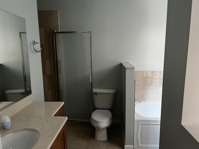 7513 N Winchester Ave Unit 1, Chicago, IL 60626 - bathroom featuring toilet, vanity, a whirlpool tub, and a shower stall