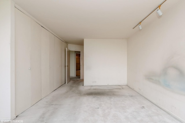 5415 N Sheridan Rd Unit 1601, Chicago, IL 60640 - unfurnished room with concrete floors