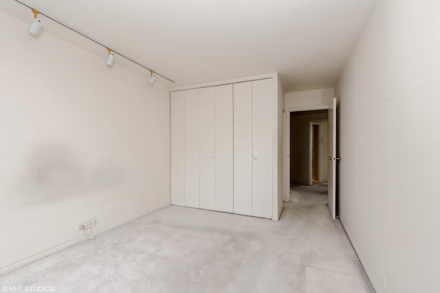 5415 N Sheridan Rd Unit 1601, Chicago, IL 60640 - unfurnished bedroom featuring a closet