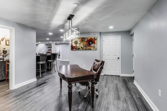 27117 Ashgate Xing, Plainfield, IL 60585 - dining room with dark wood-style floors, recessed lighting, and bar