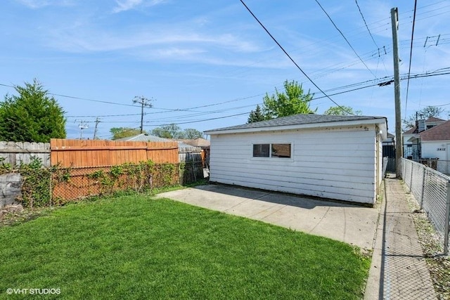 3411 W 59th St, Chicago, IL 60629 - view of yard featuring a patio