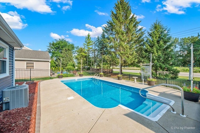 688 Regent Dr, Crystal Lake, IL 60014 - view of pool featuring a patio and view of wooded area