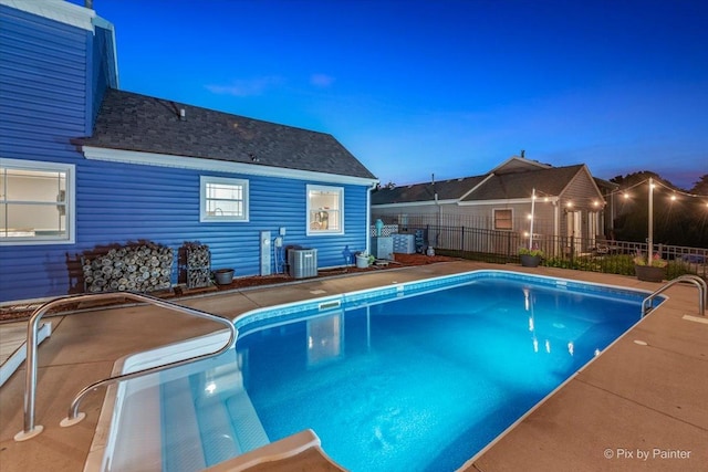 688 Regent Dr, Crystal Lake, IL 60014 - view of swimming pool