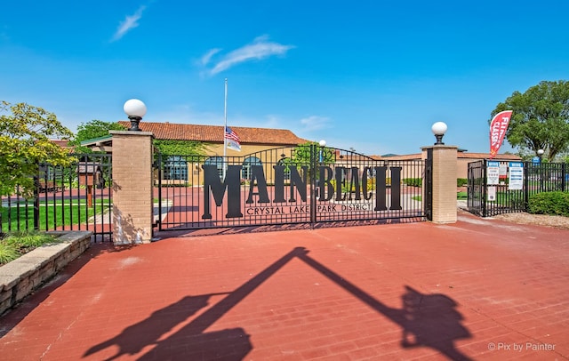 688 Regent Dr, Crystal Lake, IL 60014 - view of gate