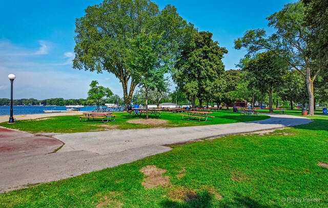 688 Regent Dr, Crystal Lake, IL 60014 - surrounding community with a yard
