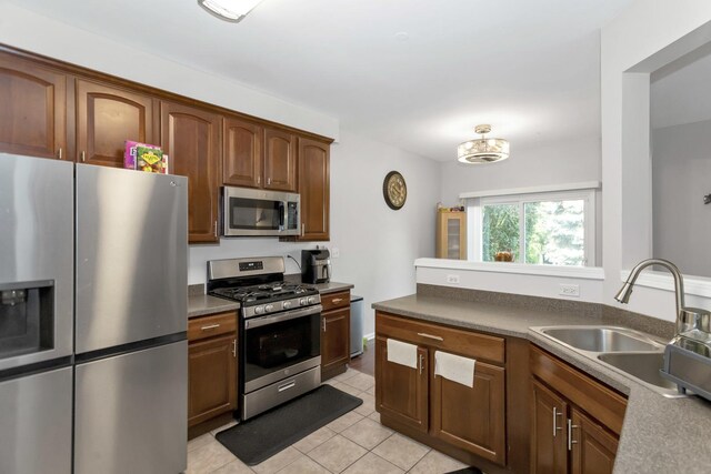 912 Kings Canyon Dr, Streamwood, IL 60107 - photo 8