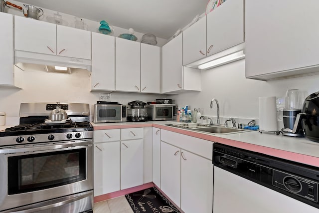 6941 S E End Ave, Chicago, IL 60649 - kitchen with appliances with stainless steel finishes, under cabinet range hood, a sink, and light countertops