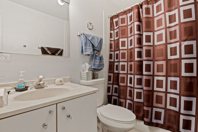 6941 S E End Ave, Chicago, IL 60649 - full bath with toilet, vanity, and a shower with shower curtain