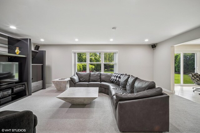 4045 N Harvard Ave, Arlington Heights, IL 60004 - carpeted living room featuring recessed lighting and baseboards