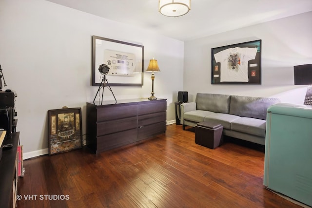 680 N Lake Shore Dr Unit 220, Chicago, IL 60611 - living room featuring wood-type flooring