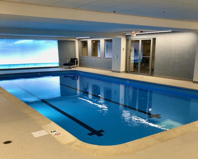680 N Lake Shore Dr Unit 220, Chicago, IL 60611 - view of indoor pool
