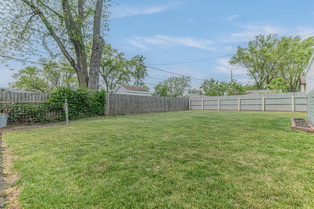 1006 Tacoma St, Carpentersville, IL 60110 - view of yard