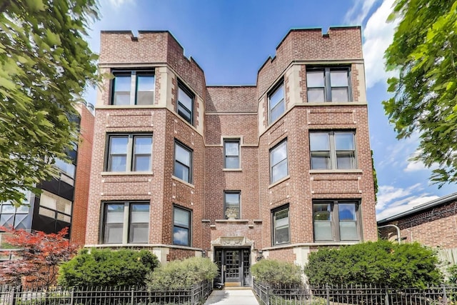 606 W Aldine Ave Unit 3E, Chicago, IL 60657 - view of apartment building / complex