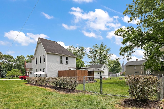 211 N Maple St, Grant Park, IL 60940 - view of side of property