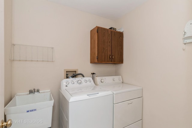 810 Braeman Ct, Libertyville, IL 60048 - washroom with cabinet space and washer and dryer