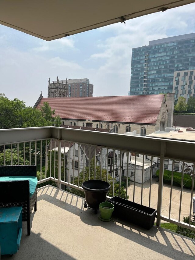 165 N Kenilworth Ave Unit 4D, Oak Park, IL 60301 - balcony with a city view