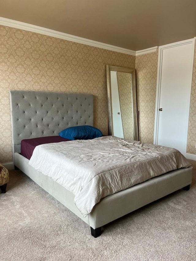 165 N Kenilworth Ave Unit 4D, Oak Park, IL 60301 - carpeted bedroom with crown molding and wallpapered walls
