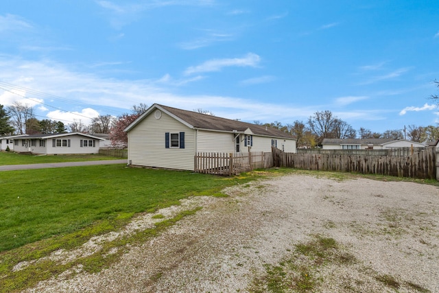 201 S 1st St, Tolono, IL 61880 - view of side of home