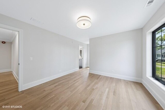 5906 Juniper Ct, Western Springs, IL 60558 - unfurnished room featuring light wood finished floors and baseboards