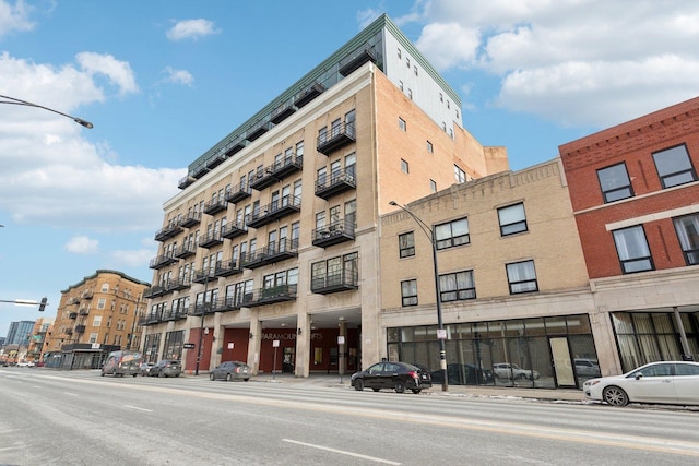 1645 W Ogden Ave Unit 516, Chicago, IL 60612 - view of apartment building / complex