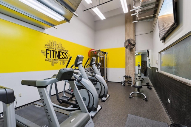 1645 W Ogden Ave Unit 516, Chicago, IL 60612 - exercise room featuring a towering ceiling