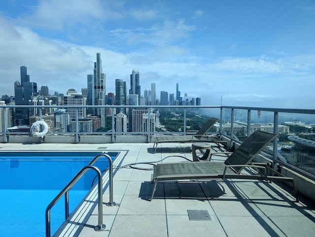 1629 S Prairie Ave Unit 2002, Chicago, IL 60616 - community pool featuring a view of skyline