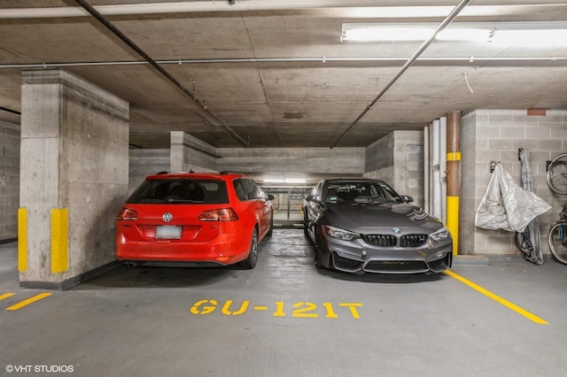 1629 S Prairie Ave Unit 2002, Chicago, IL 60616 - view of parking garage