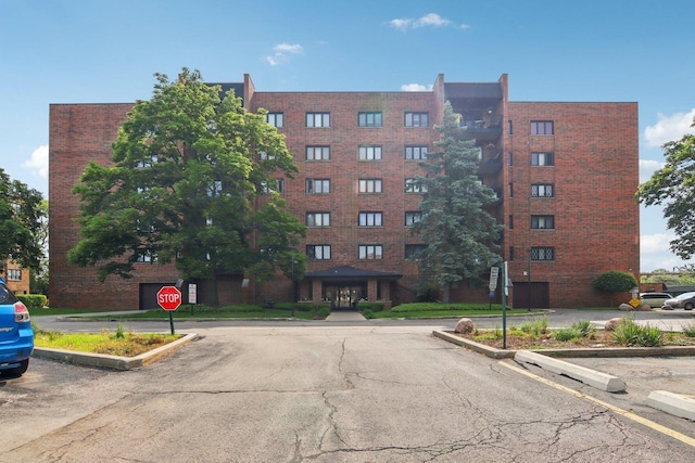 9346 Landings Ln Unit 506, Des Plaines, IL 60016 - view of apartment building / complex with uncovered parking