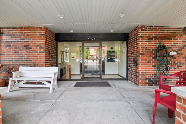 9346 Landings Ln Unit 506, Des Plaines, IL 60016 - property entrance featuring brick siding
