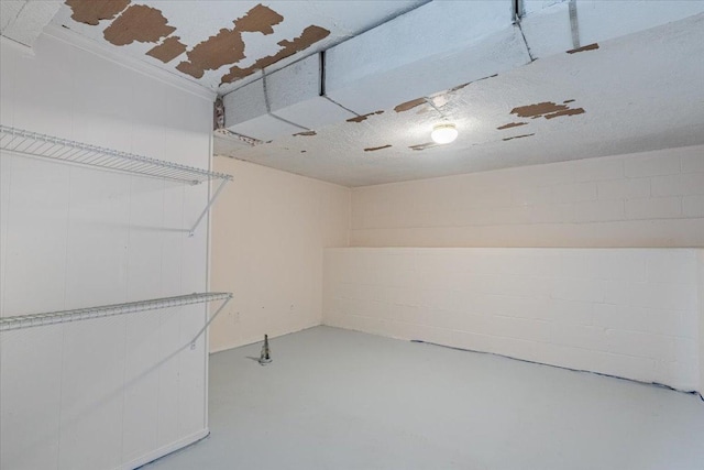 800 E Webster St, Clinton, IL 61727 - view of walk in closet