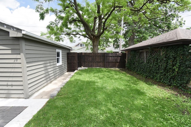 1234 Edmer Ave, Oak Park, IL 60302 - view of yard