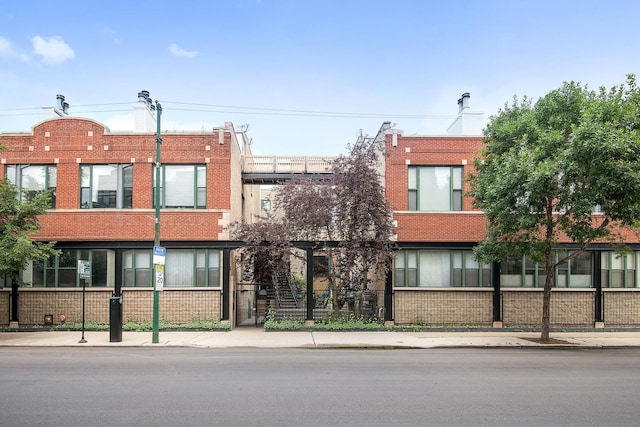 2943 N Lincoln Ave Unit 201, Chicago, IL 60657 - view of building exterior