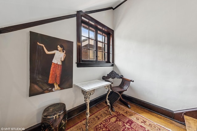 1141 N Ridgeland Ave, Oak Park, IL 60302 - sitting room with wood finished floors and baseboards
