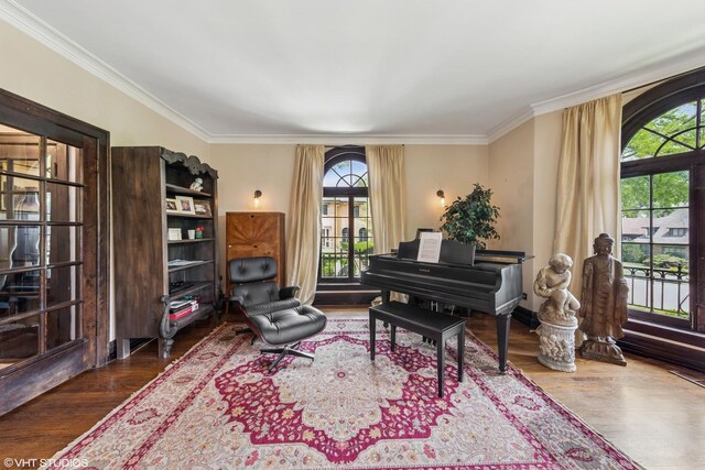 1141 N Ridgeland Ave, Oak Park, IL 60302 - sitting room featuring wood finished floors and crown molding