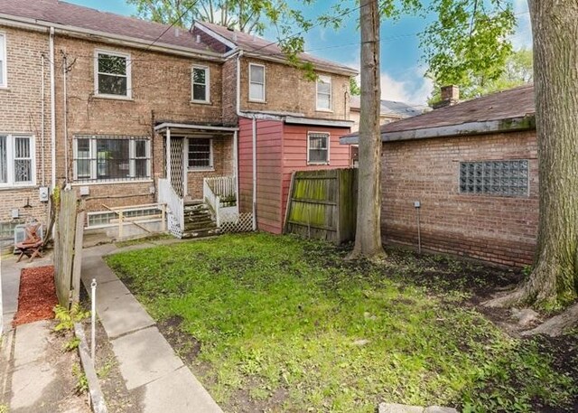 10908 S Eberhart Ave, Chicago, IL 60628 - photo 4