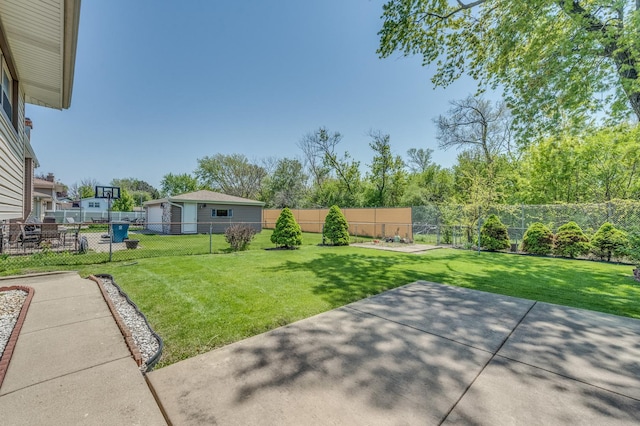 1825 W Sherry Ln, Addison, IL 60101 - view of yard with a patio
