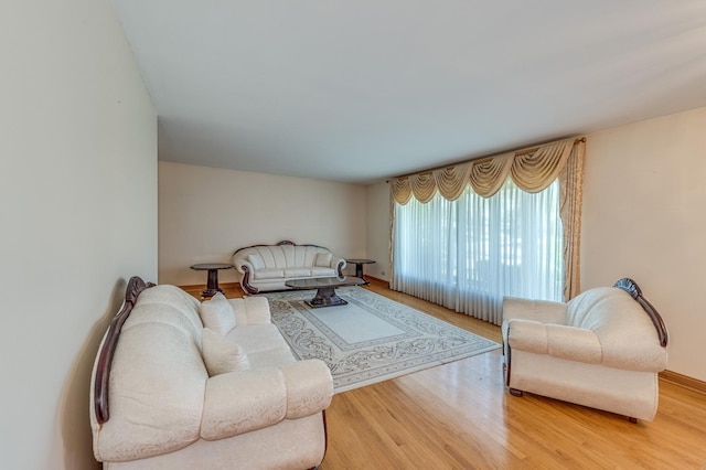 1825 W Sherry Ln, Addison, IL 60101 - living area with wood finished floors