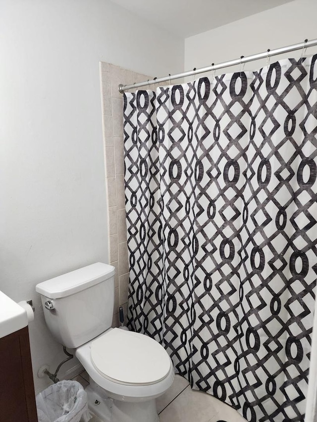 659 E Fullerton Ave Unit 201, Glendale Heights, IL 60139 - full bathroom featuring a shower with shower curtain and vanity