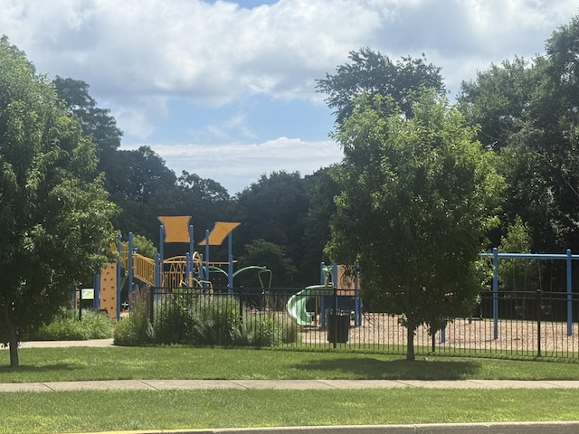 557 W Water St, Waukegan, IL 60085 - view of community playground