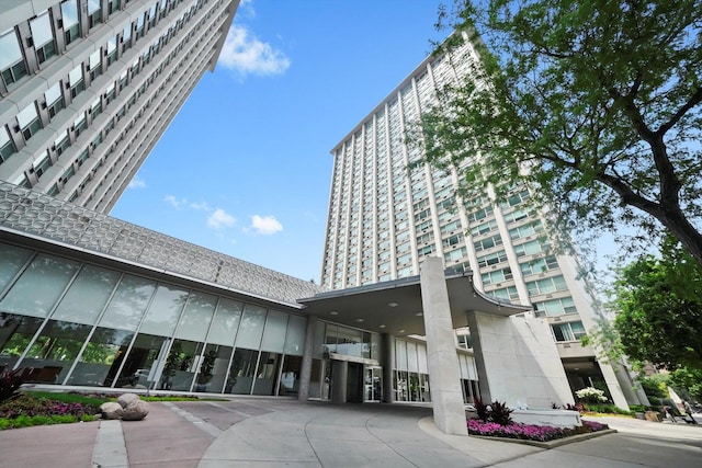 3600 N Lake Shore Dr Unit 1309, Chicago, IL 60613 - photo 2