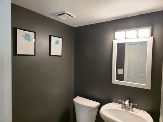 1246 Robin Dr, Carol Stream, IL 60188 - bathroom with toilet and a sink
