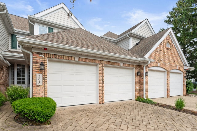 303 Reserve Cir, Clarendon Hills, IL 60514 - photo 1