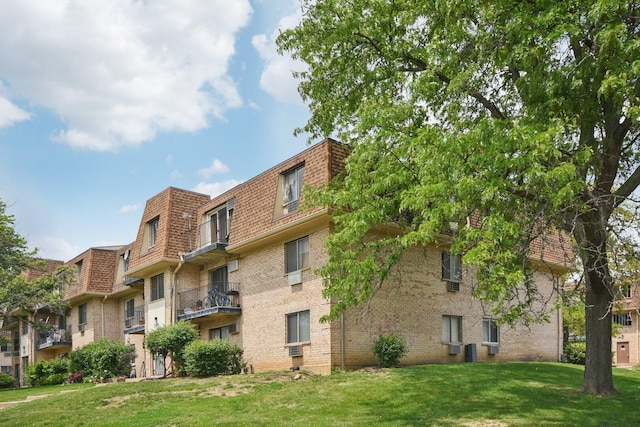 226 Shorewood Dr Unit 2A, Glendale Heights, IL 60139 - photo 2